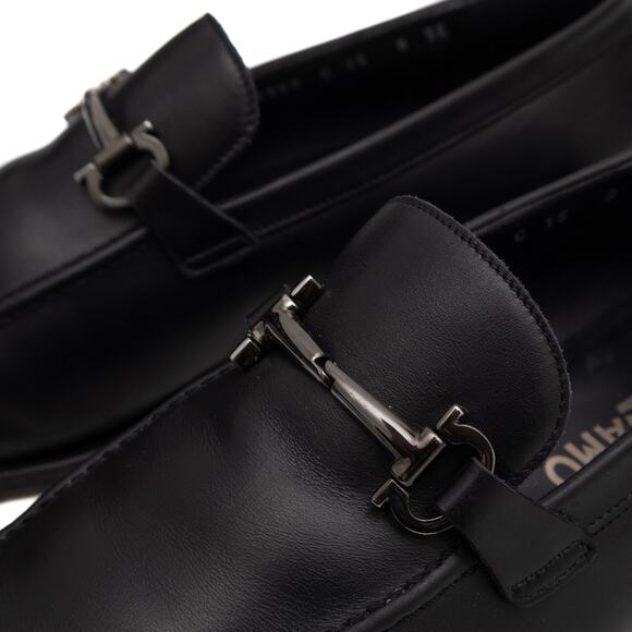 950$ Salvatore Ferragamo Fenice Gancini Ornament Black Leather Loafer US8 EEE main image 10
